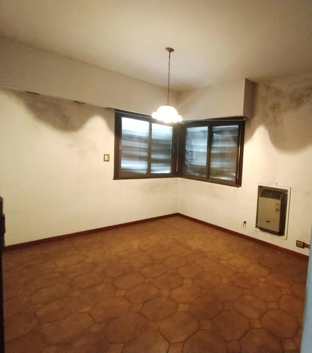 Venta, Hermoso Chalet a Refaccionar 4
