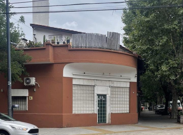 ALQUILER LOCAL COMERCIAL EN ESQUINA SAAVEDRA 1