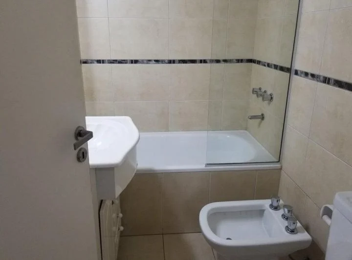 ALQUILER-DPTO. 3 AMB. 2 BAÑOS BALCON COCHERA FIJA 5
