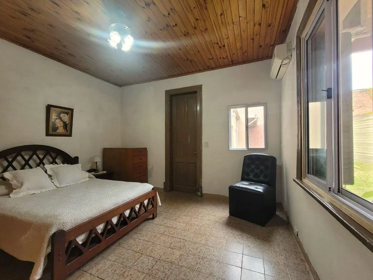 CASA EN VENTA TRES DORMITORIOS EN TEMPERLEY 3