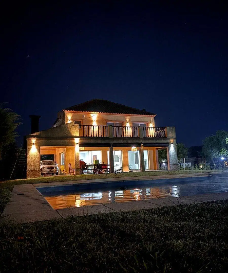 VENTA CASA 4 AMBIENTES PILAR DEL ESTE, PILETA 5