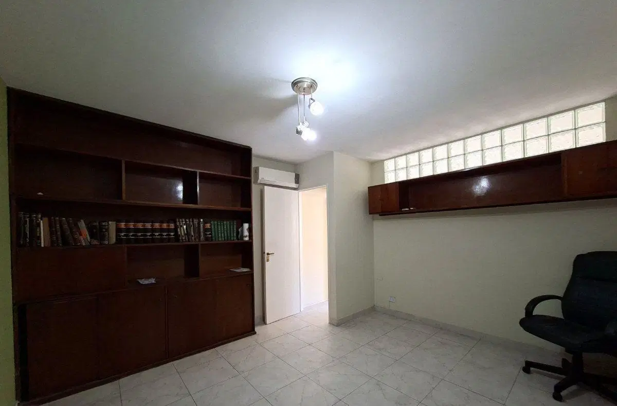 VENTA OFICINA 2 AMB. CON BAÑO Y BAULERA TRIBUNALES 4