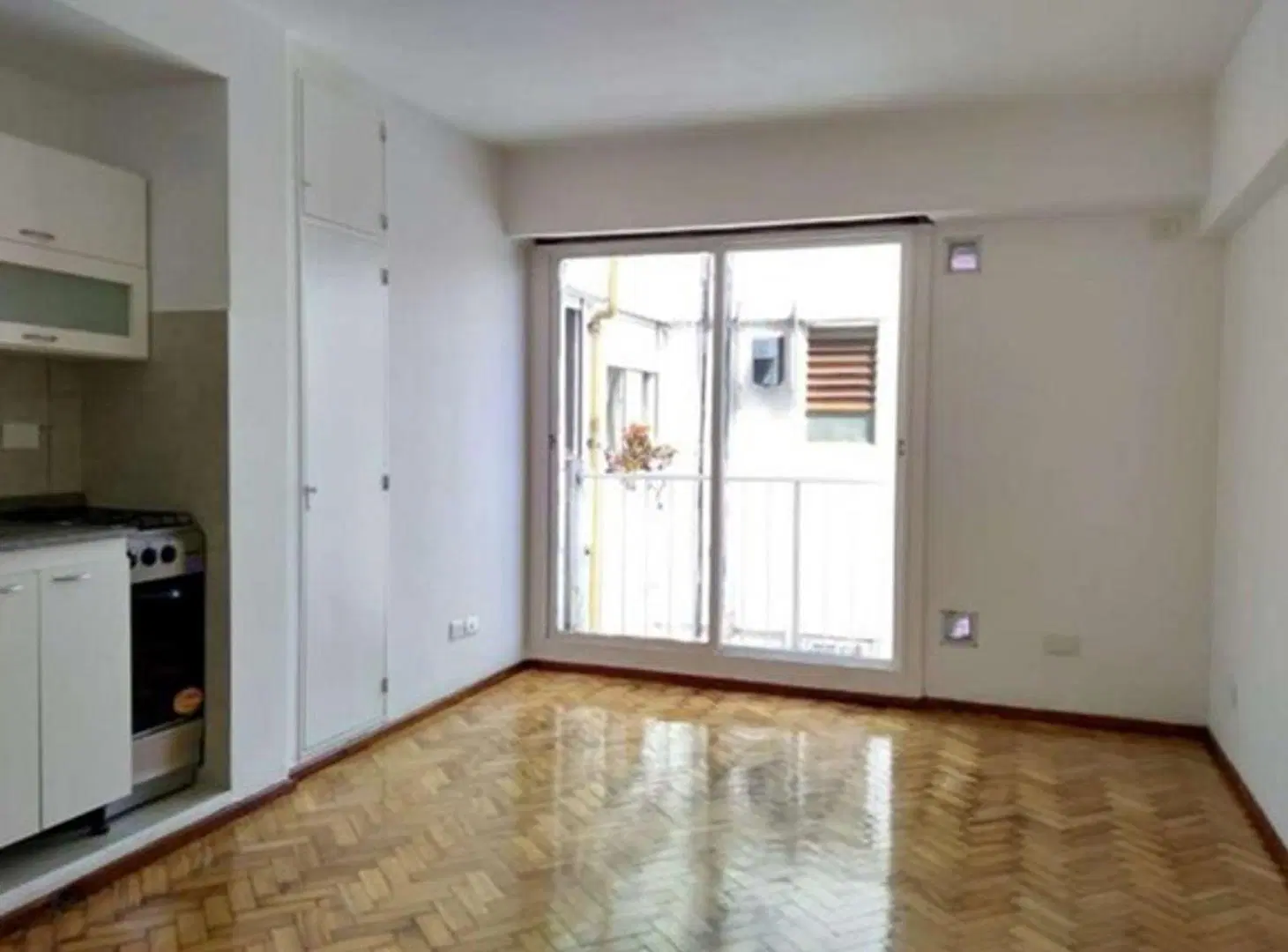 Venta  depto. monoambiente Balvanera, muy luminoso 2