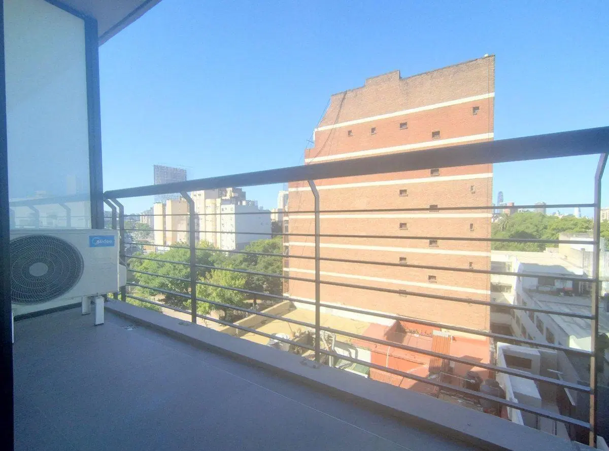 VENTA MONOAMBIENTE CON BALCON EN "MOCA2",BARRACAS. 3