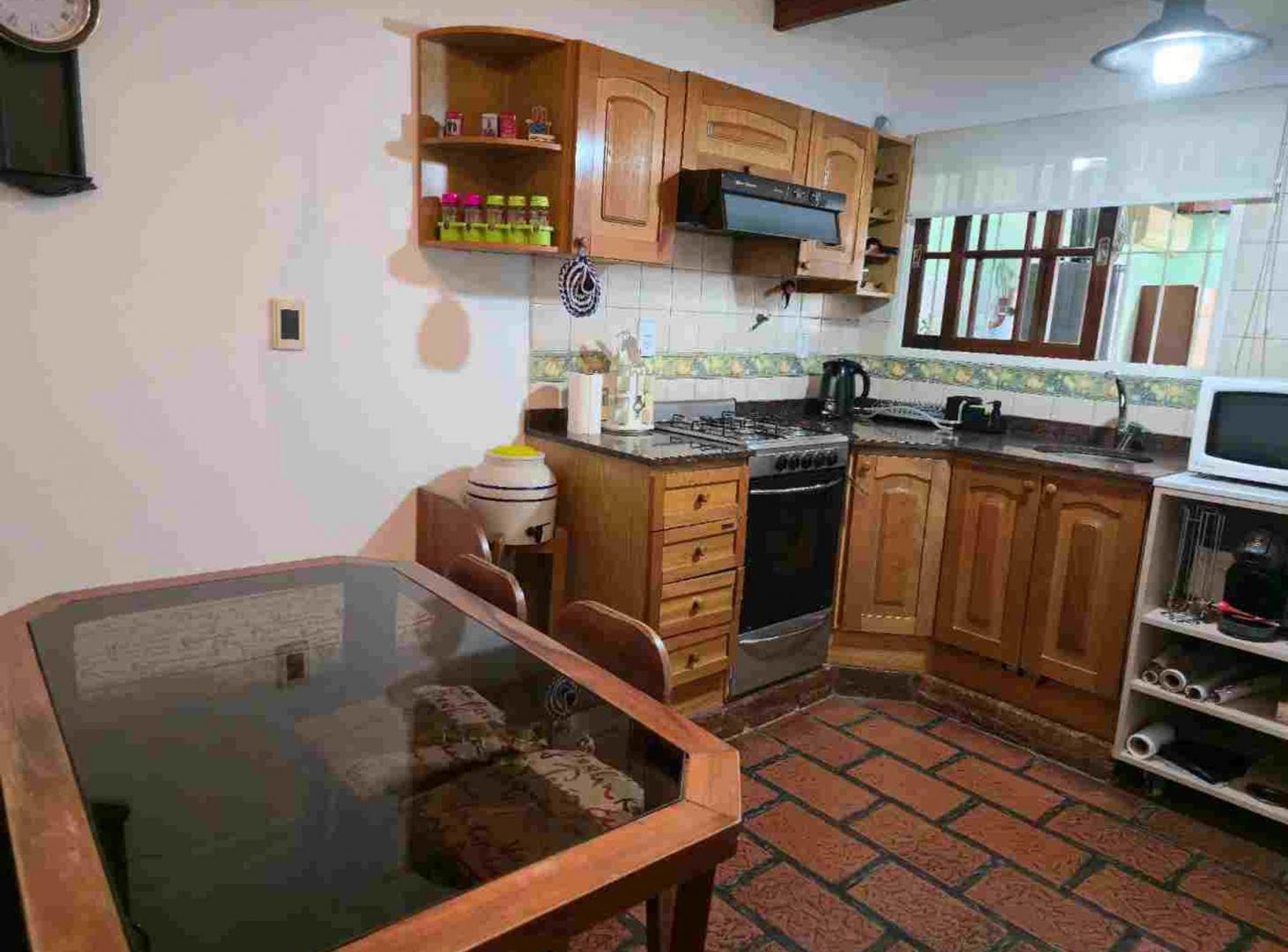 VENTA PH 3 AMB., QUINCHO-PATIO-PARRILLA- CASTELAR