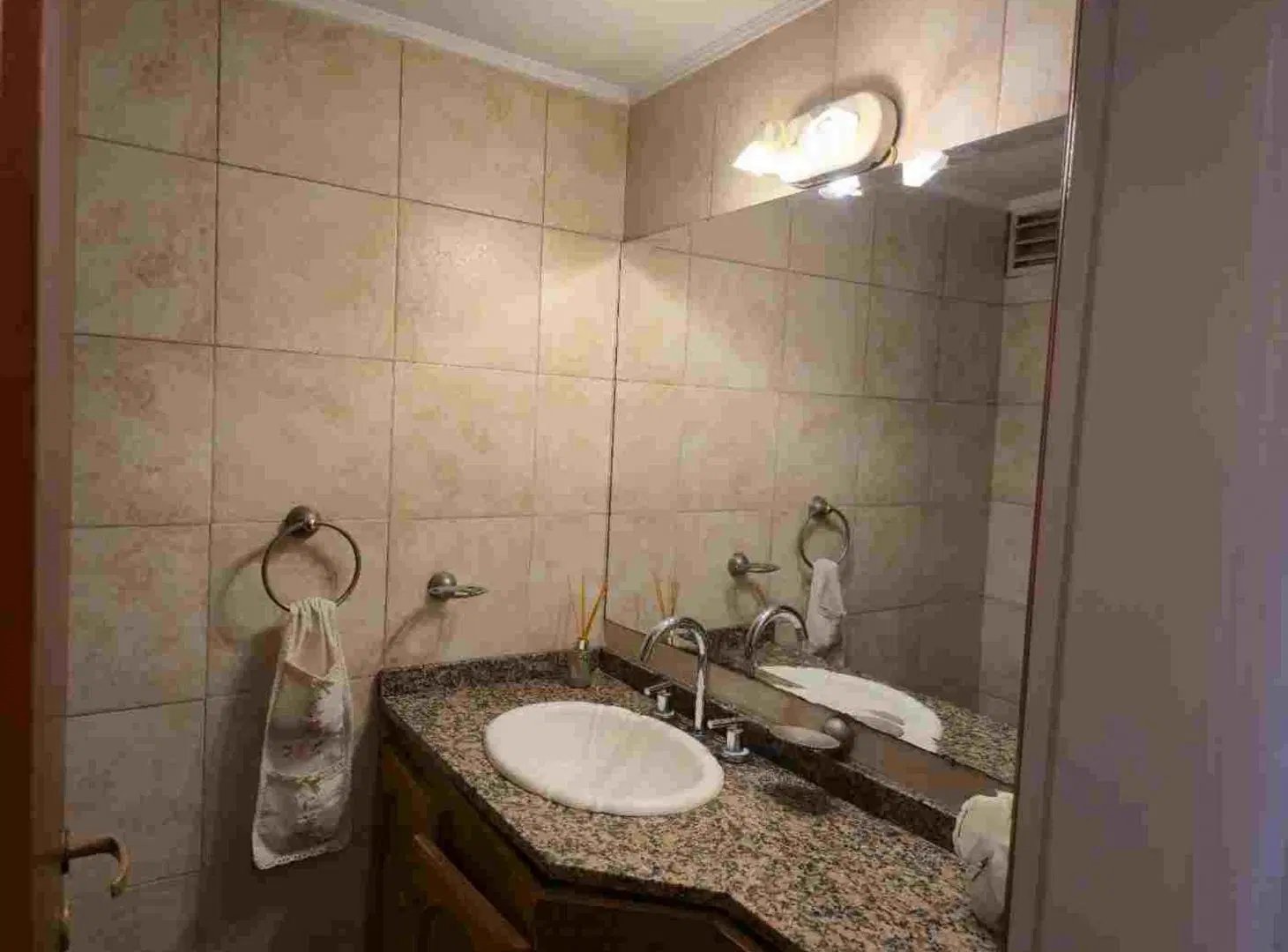 VENTA PH 3 AMB.,  QUINCHO-PATIO-PARRILLA- CASTELAR 3