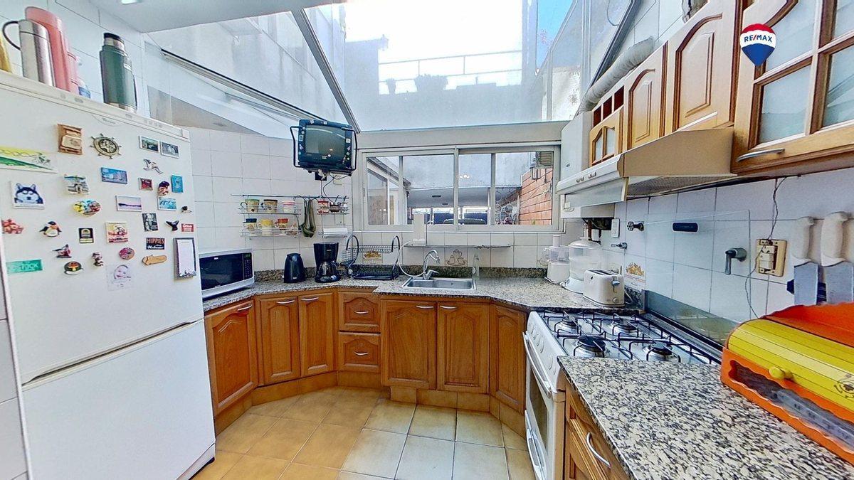 Foto de VENTA PH 5 AMB. FLORESTA COCHERA TERRAZA S/EXPENSA, imagen 2