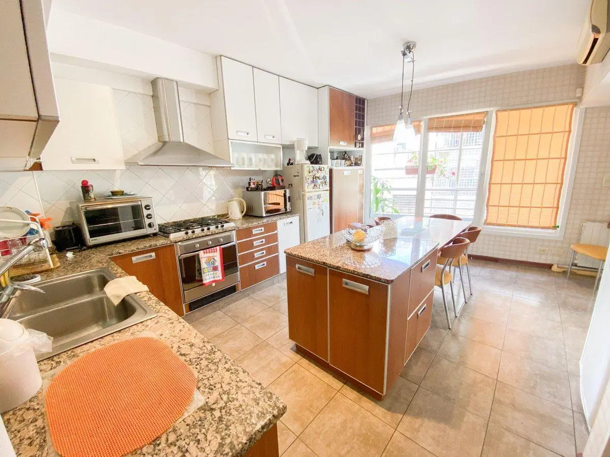 DEPARTAMENTO EN CABALLITO CON  DOS COCHERAS 3