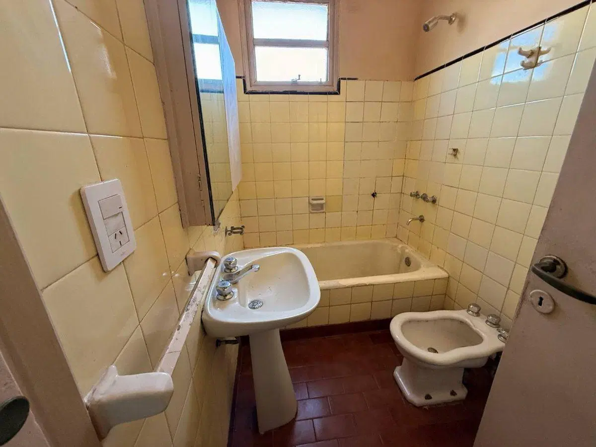 VENTA DEPTO 3 AMBIENTES CON BALCON FRENTE FLORESTA 4