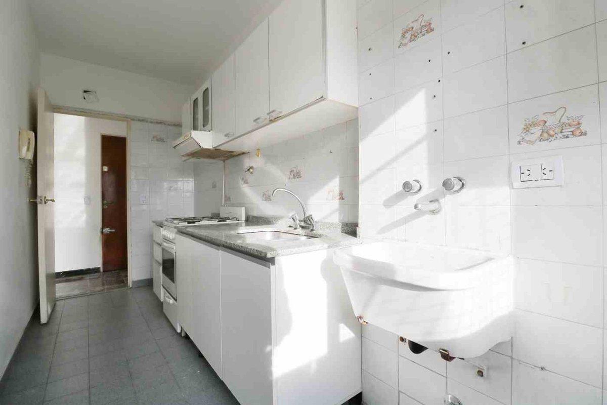 Venta dep. 3 amb Almagro, c/balc y coch. c/renta