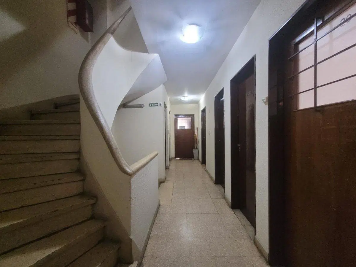 VENTA OFICINA CONTRAFRENTE  MUY LUMINOSA MONSERRAT 5