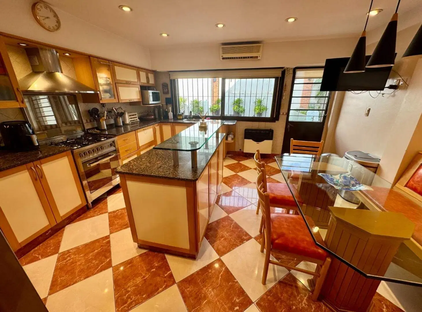 Venta Casa Coghlan 5 amb Pileta Parrilla 2 Coch. 4