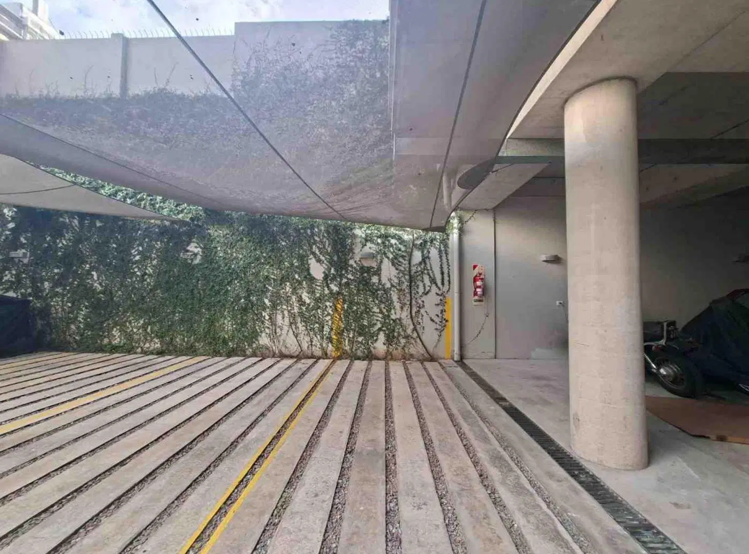 VENTA COCHERA PLANTA BAJA PORTON ELECTRICO ALMAGRO 5