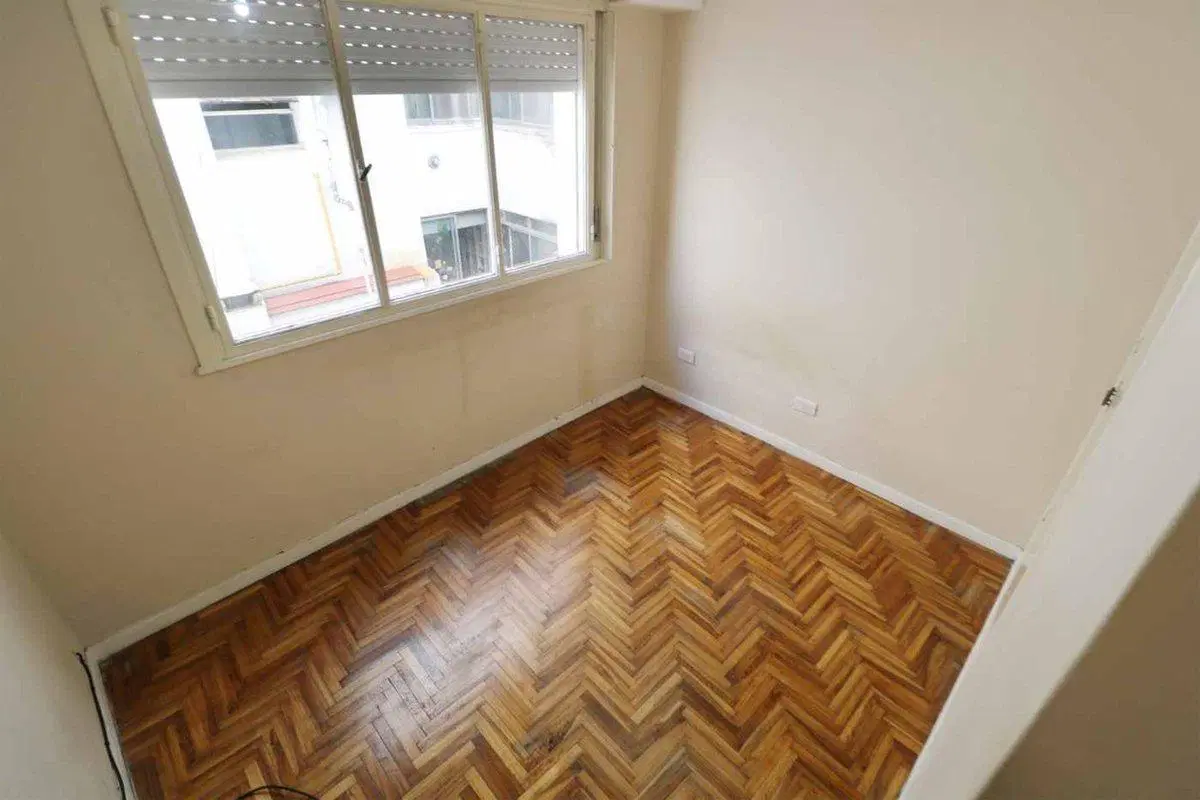 VENTA DPTO 3 AMBIENTES IDEAL ESTUDIANTE, LUMINOSO! 2