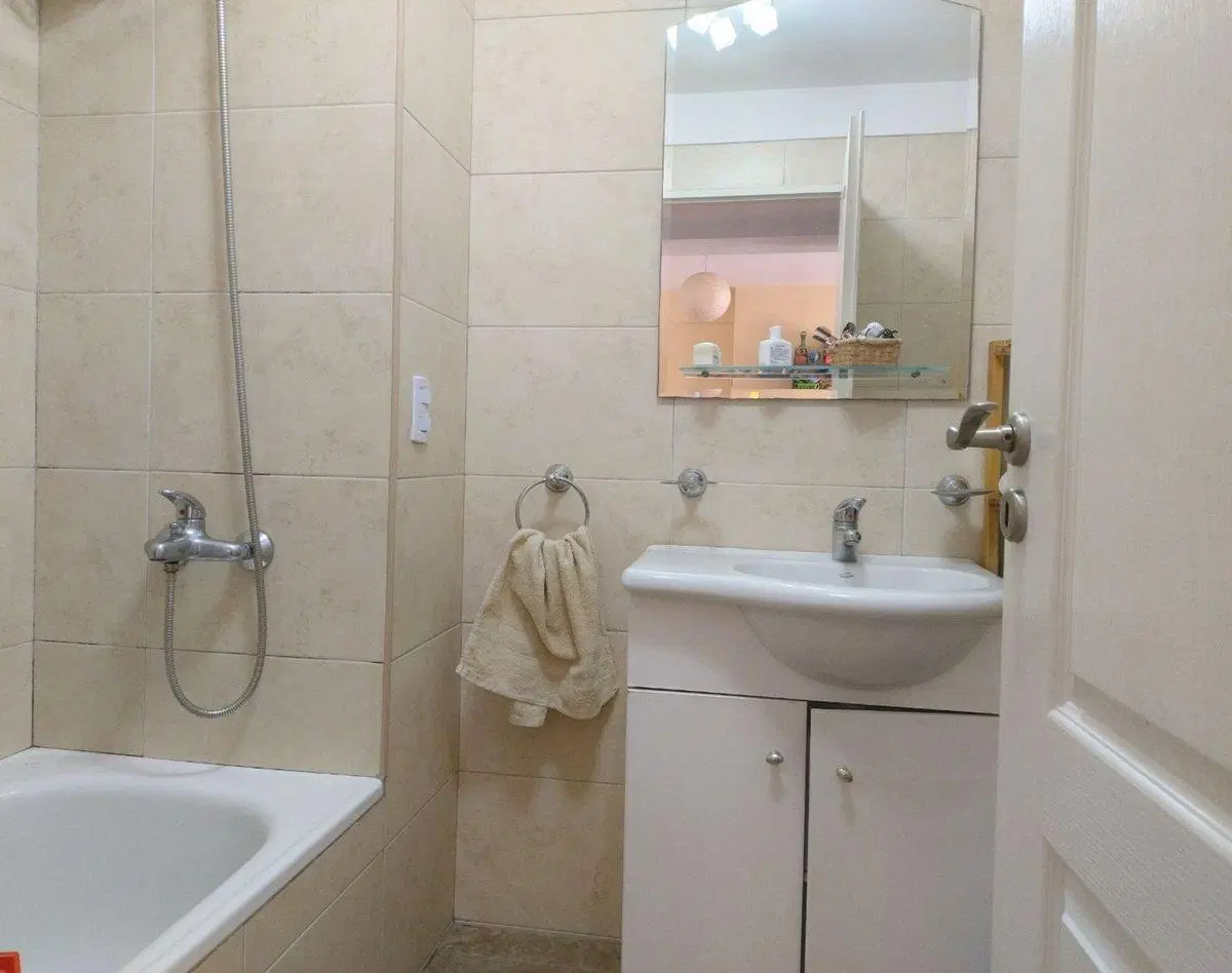 VENTA 2 AMB. IMPECABLE . 67 m². BALCON . CABALLITO 5
