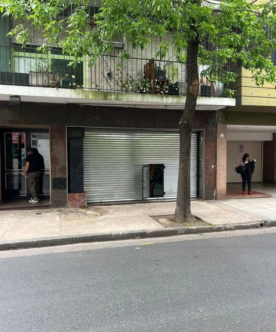 LOCAL EN VENTA EN BALVANERA - 200 METROS 3