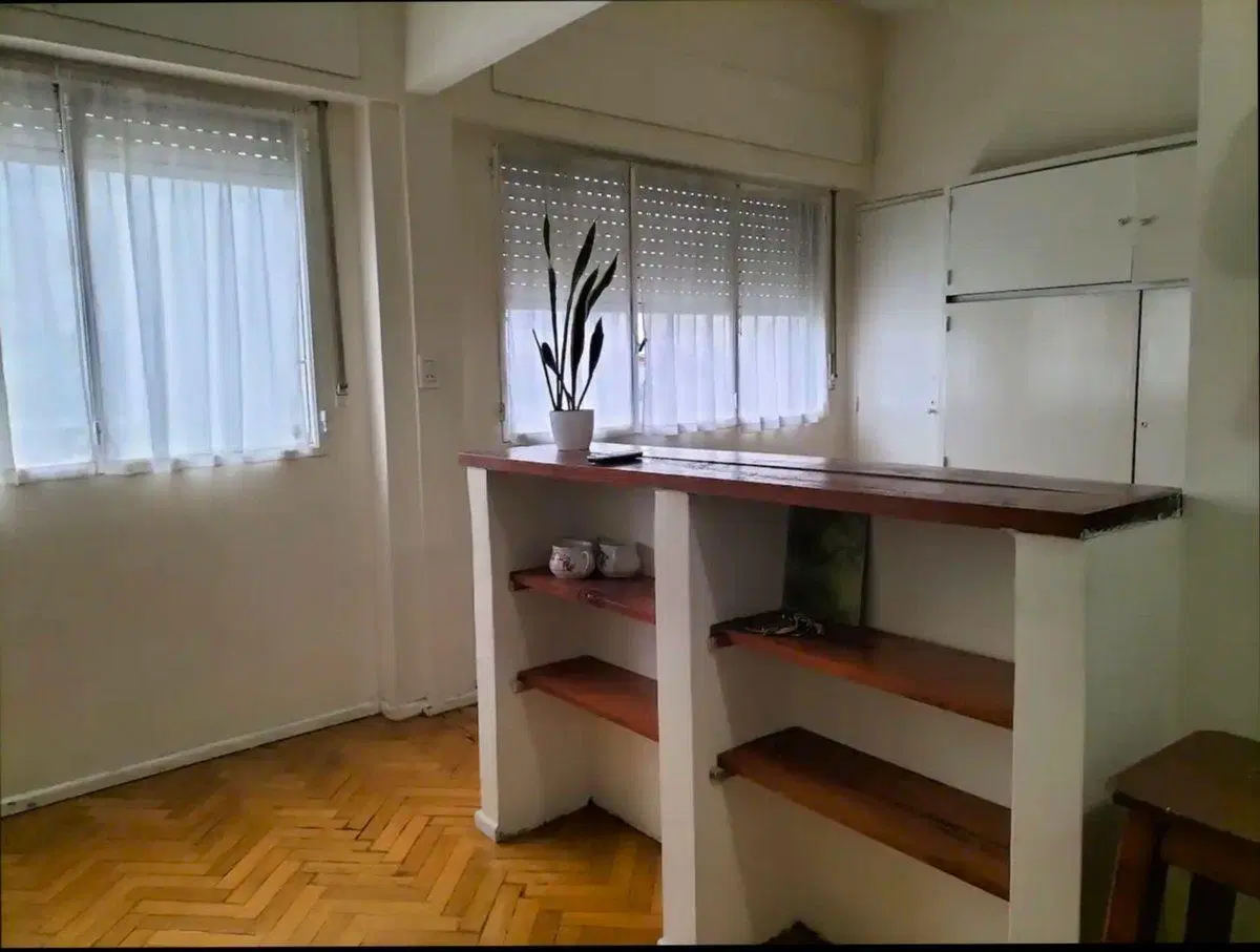 Venta monoambiente P 5ª a la calle Once. Mucha Luz 2