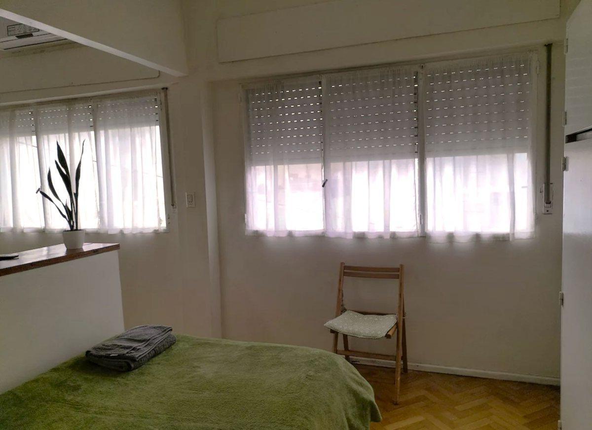 Venta monoambiente P 5ª a la calle Once. Mucha Luz