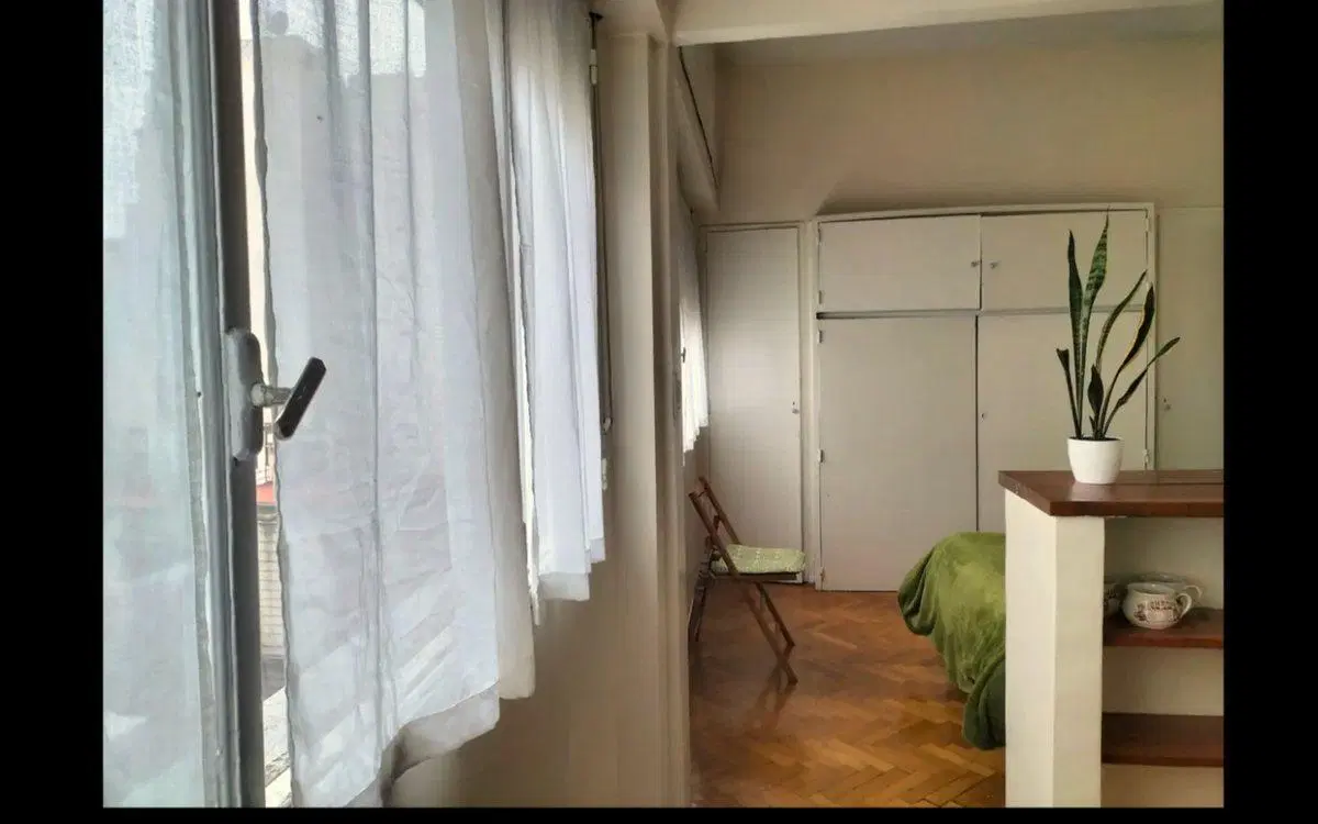 Venta monoambiente P 5ª a la calle Once. Mucha Luz 5