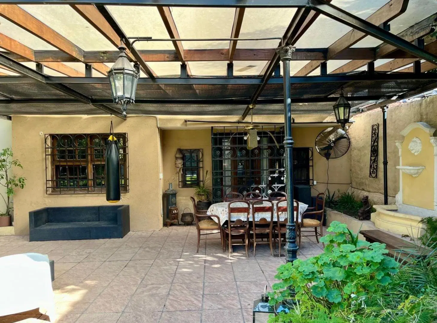 VENTA CASA 6 AMB EN VTE LOPEZ C/PILETA 5