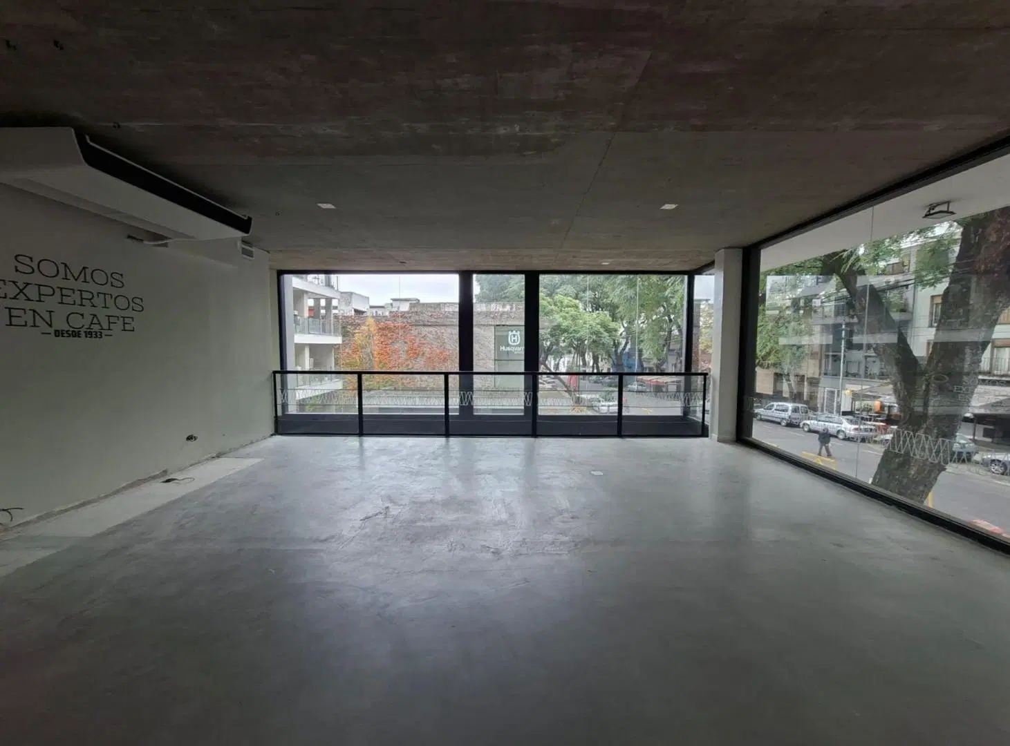 ALQUILER LOCAL COMERCIAL PALERMO DECK Y TERRAZA 4