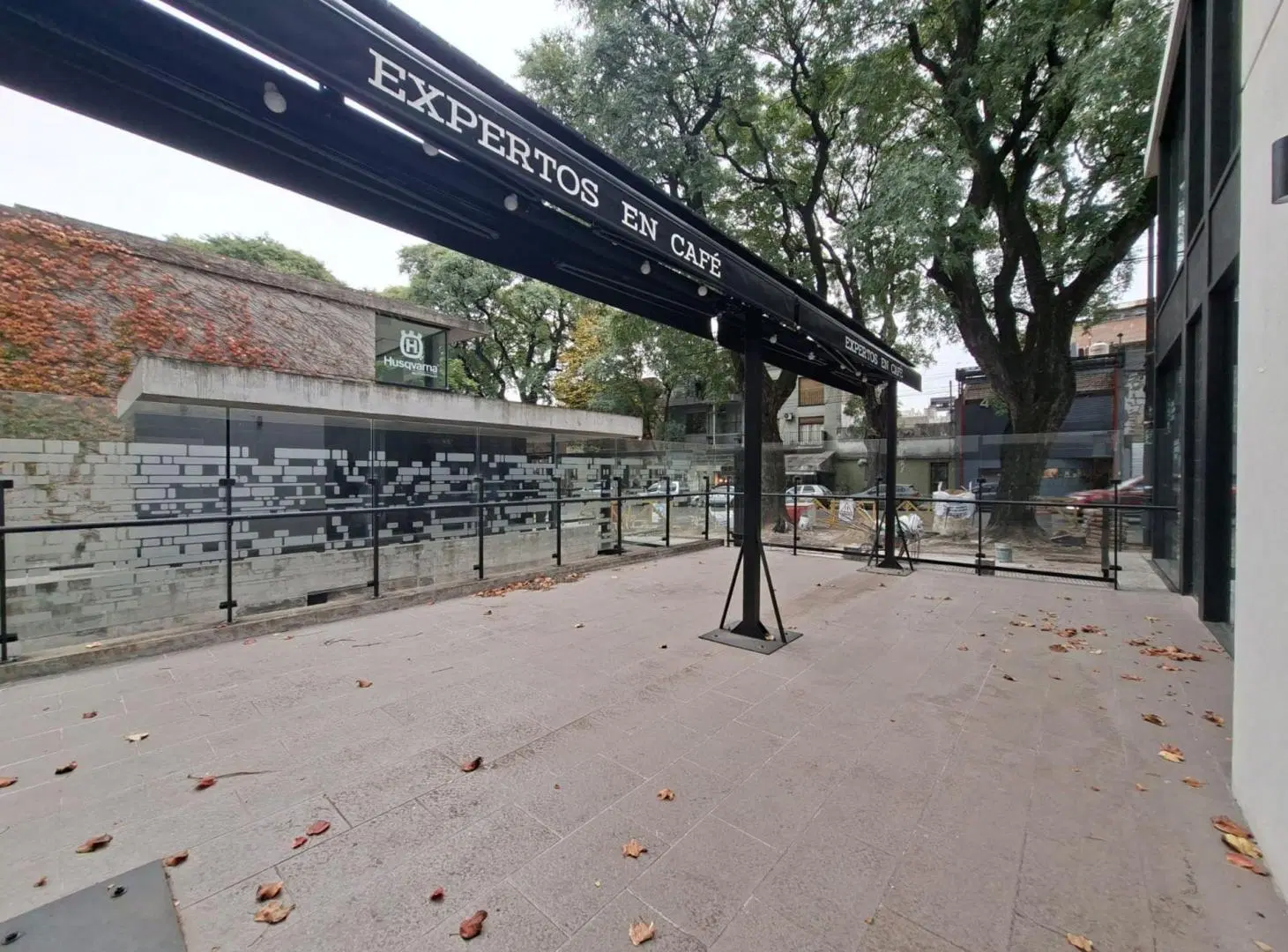 ALQUILER LOCAL COMERCIAL PALERMO DECK Y TERRAZA 3