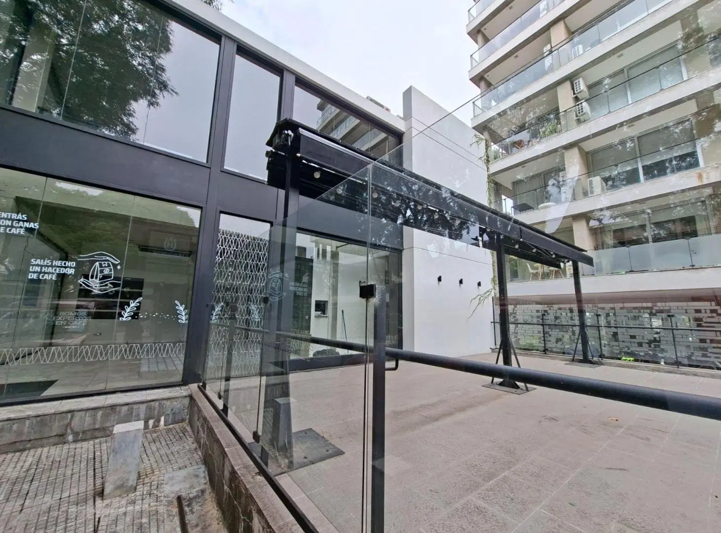 ALQUILER LOCAL COMERCIAL PALERMO DECK Y TERRAZA 2