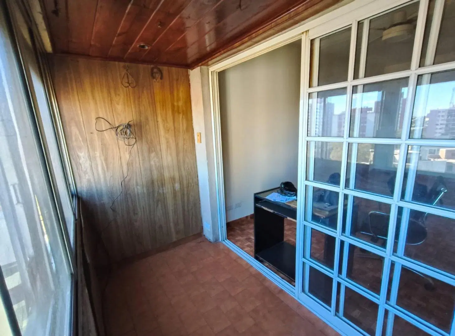 Tres ambientes C/ch piso alto 3