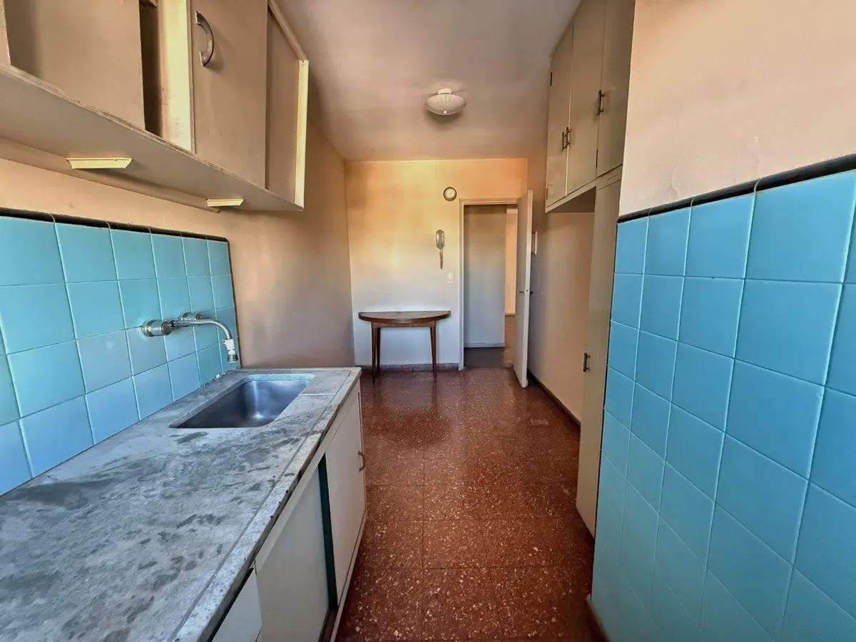 VENTA DEPTO 3 AMBIENTES CON BALCON FRENTE FLORESTA 8