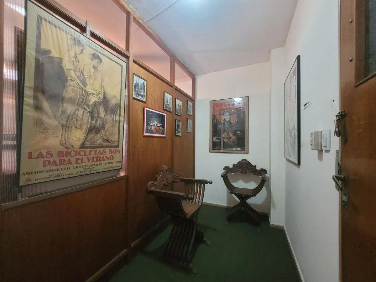 VENTA OFICINA CONTRAFRENTE  MUY LUMINOSA MONSERRAT 8