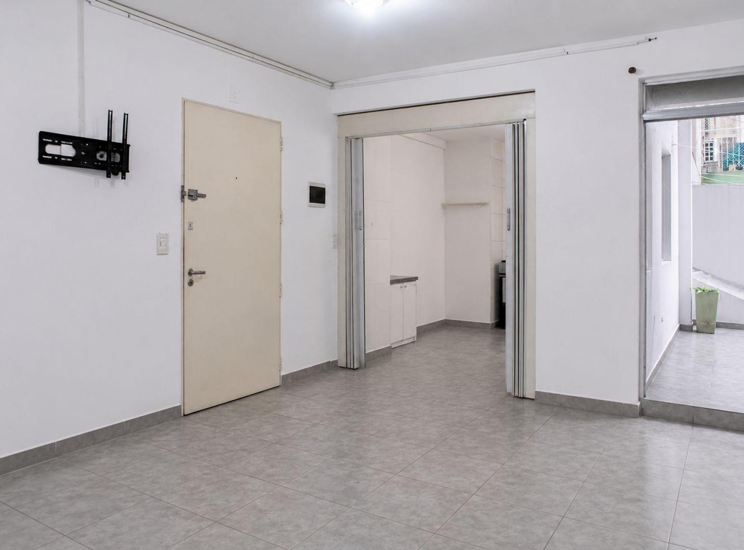 Foto de Venta Monoambiente con Patio en Parque Chas, imagen 5