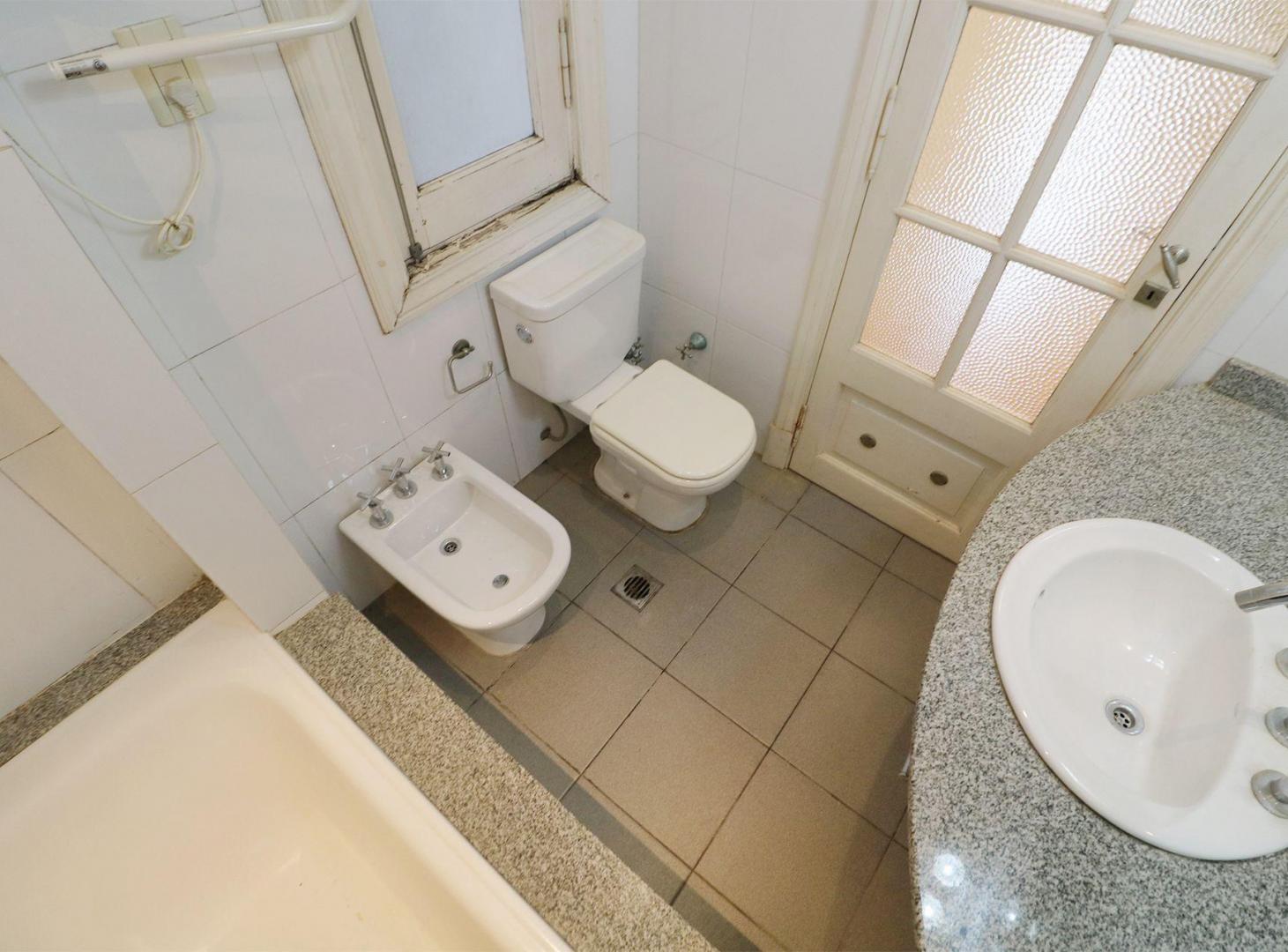 Foto de VENTA DEPARTAMENTO 3 AMBIENTES COCHERA RECOLETA, imagen 4