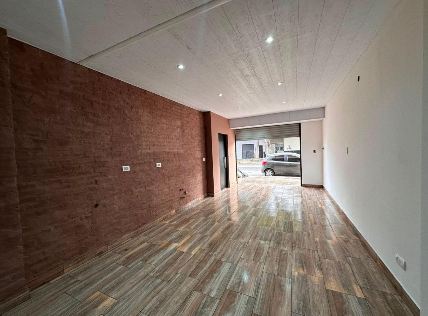 Foto de ALQUILER LOCAL COMERCIAL PABLO PODESTA 110 MTS 2, imagen 3