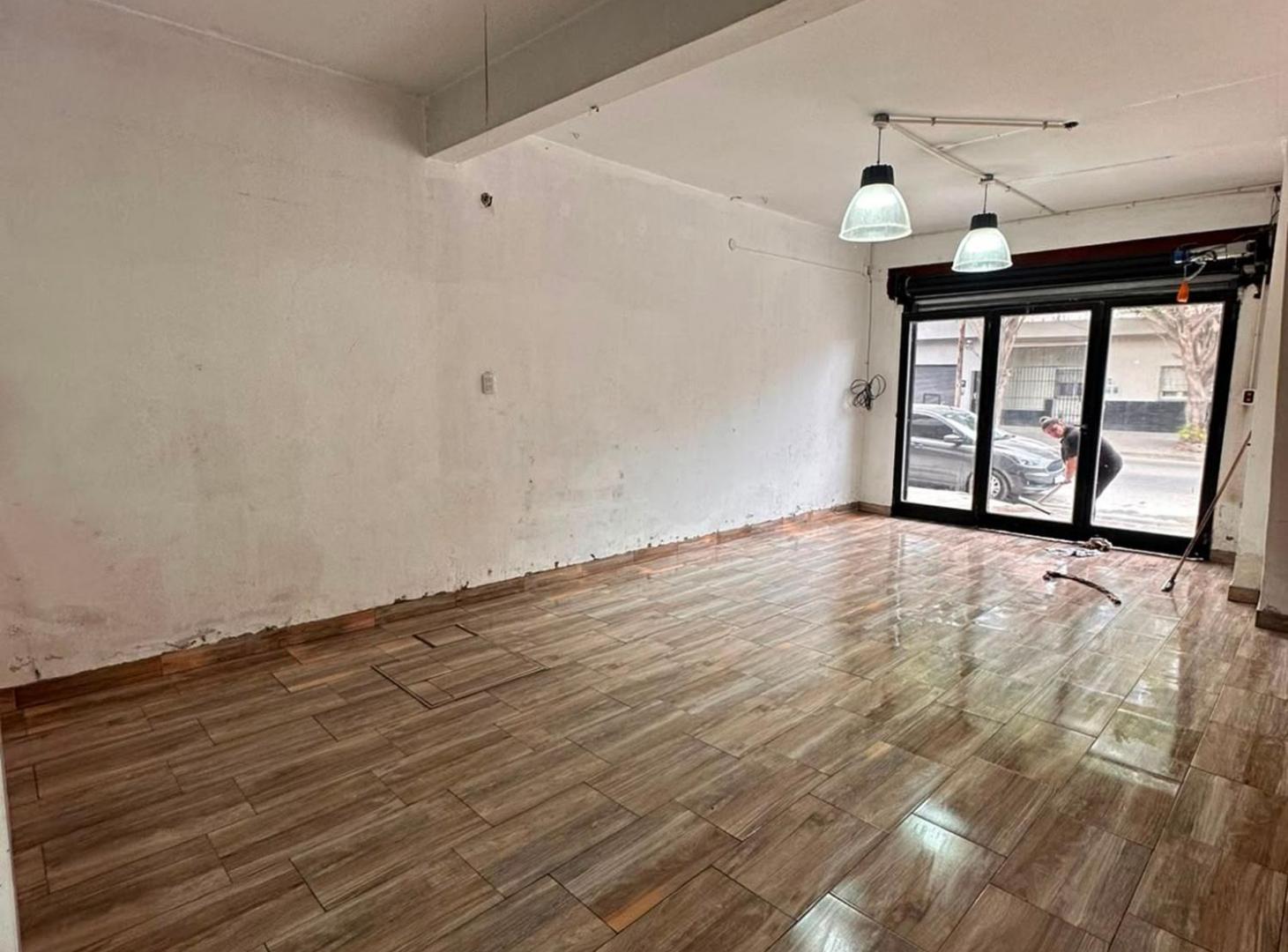 Foto de ALQUILER LOCAL COMERCIAL PABLO PODESTA 110 MTS 2, imagen 2