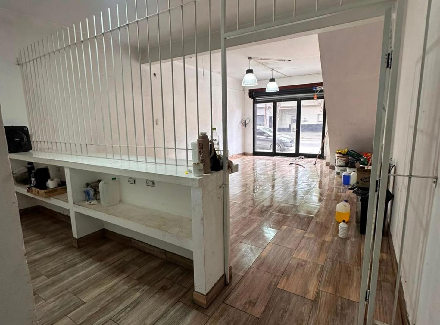 Foto de ALQUILER LOCAL COMERCIAL PABLO PODESTA 110 MTS 2, imagen 1