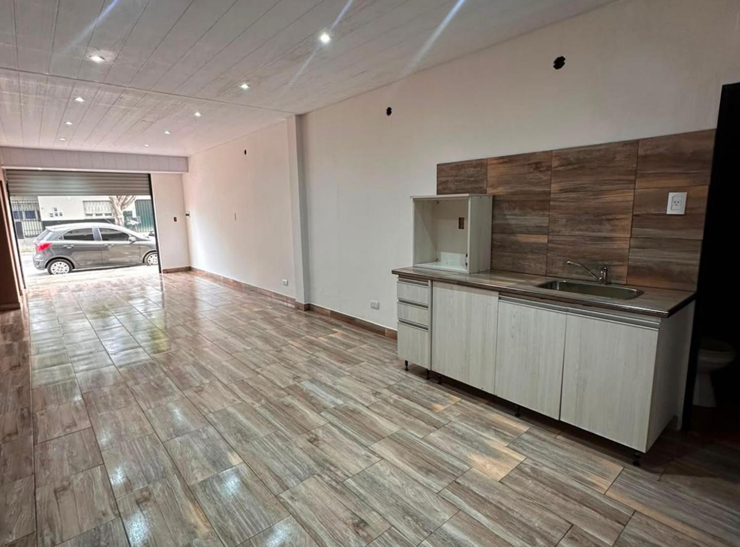 Foto de ALQUILER LOCAL COMERCIAL PABLO PODESTA 55 M2, imagen 2