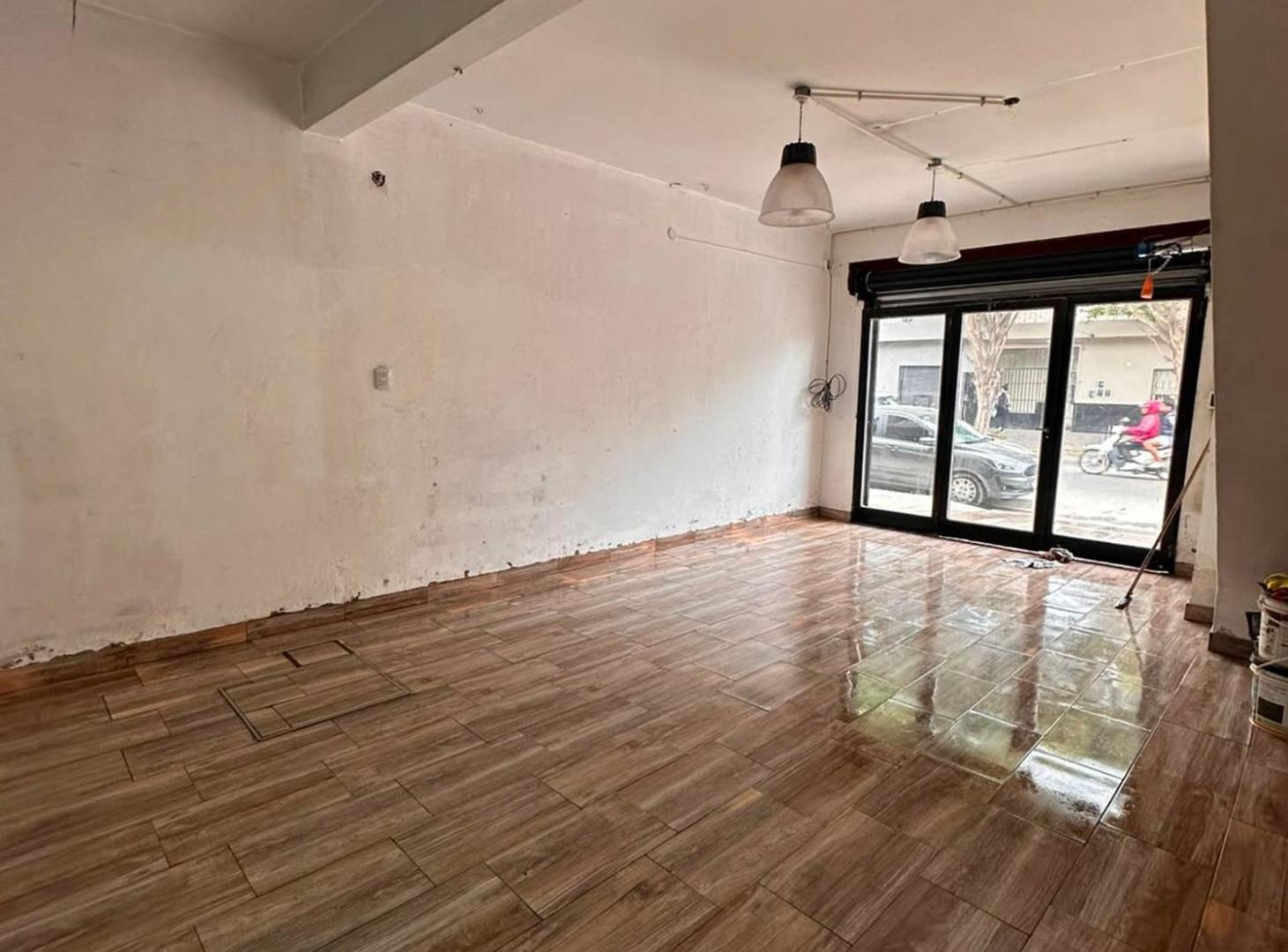 Foto de ALQUILER LOCAL COMERCIAL PABLO PODESTA 55 M2, imagen 1