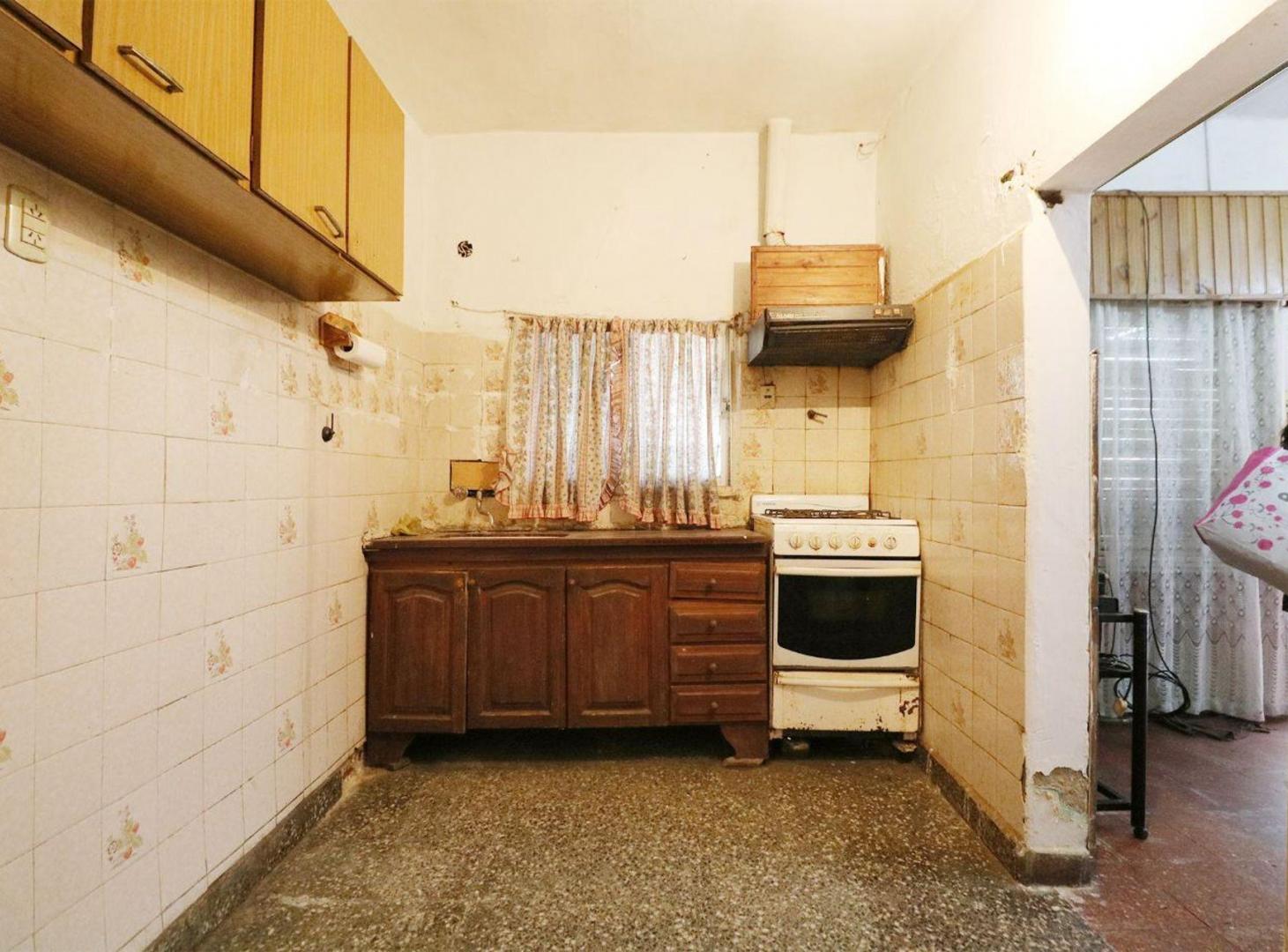Foto de VENTA CASA LOTE PROPIO C/LOCAL, PILETA/ MORENO, imagen 5