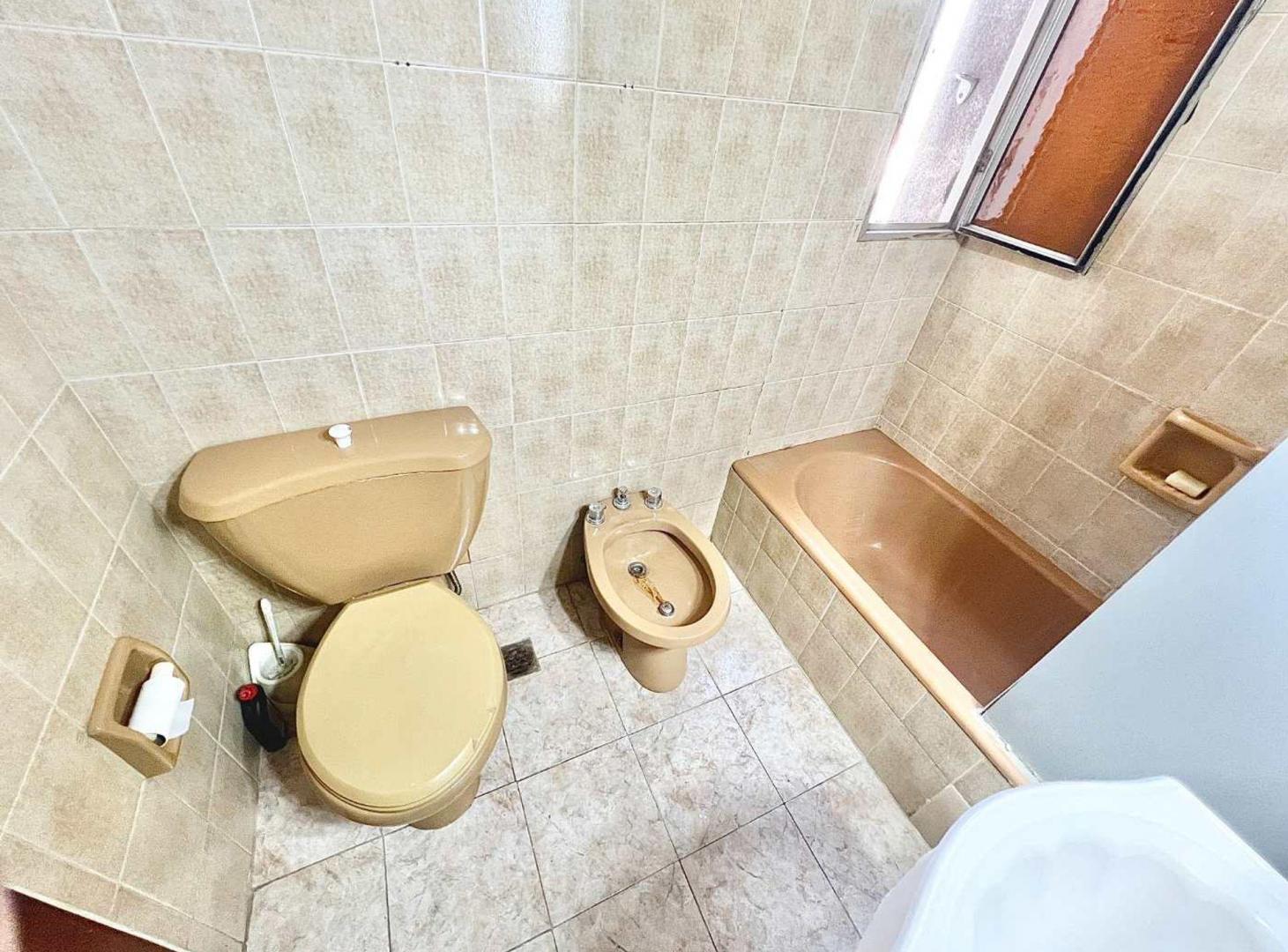 Foto de Tres ambientes C/ch piso alto, imagen 2