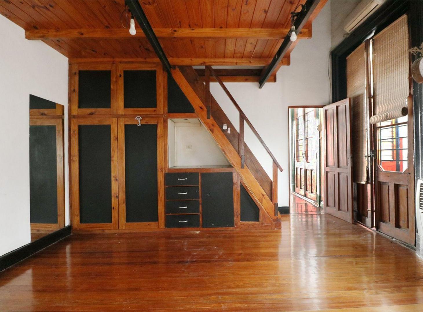 Foto de VENTA PH-SAN TELMO -A RECICLAR - APTO- Cto.-PROF., imagen 2
