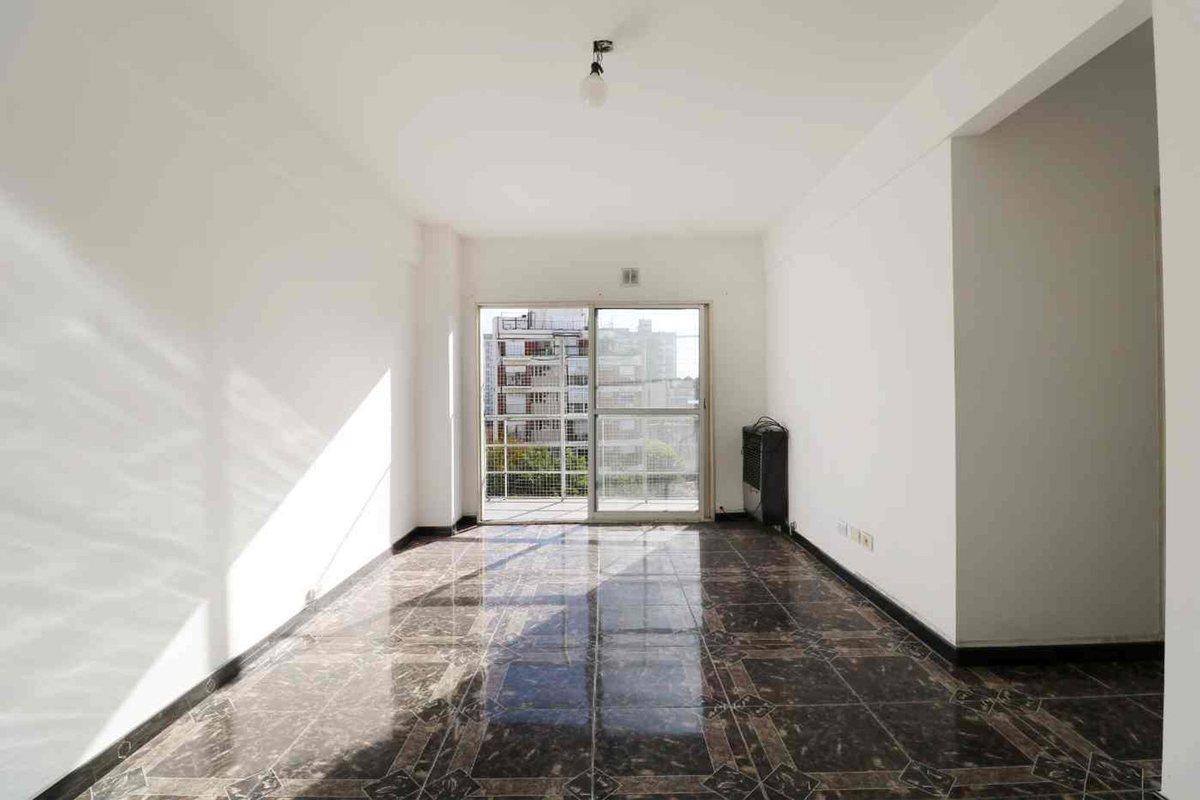 Foto de Venta dep. 3 amb Almagro, c/balc y coch. c/renta, imagen 5