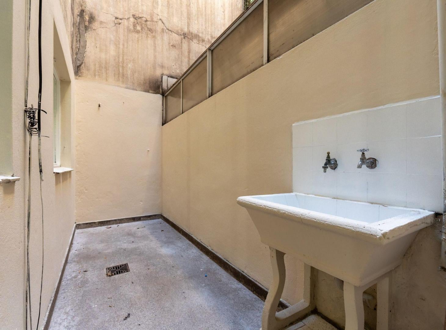 Foto de VENTA DEPARTAMENTO 2 AMBIENTES ALMAGRO, imagen 3