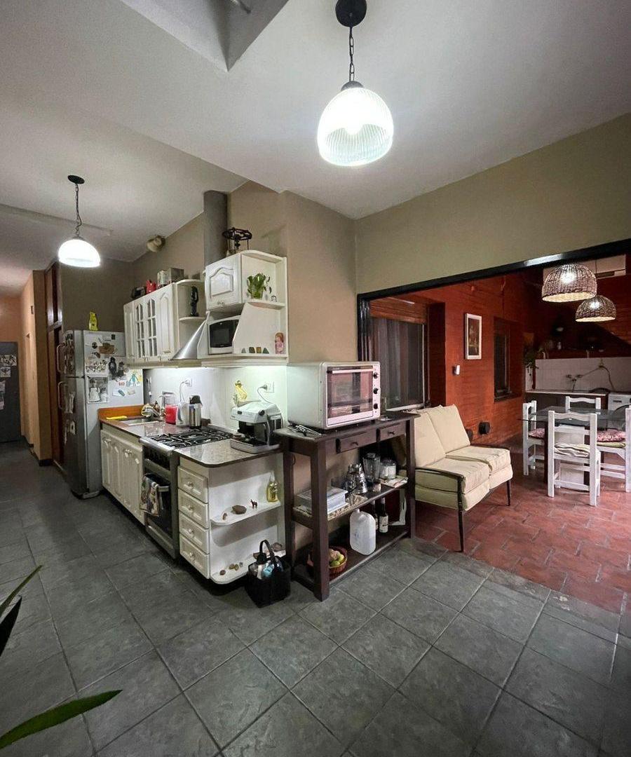 Foto de VENTA CASA LUGANO 4 AMB LOTE PROPIO 8,66 X 37 MTS, imagen 4