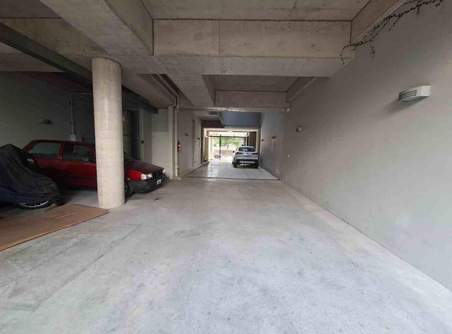 Foto de VENTA COCHERA PLANTA BAJA PORTON ELECTRICO ALMAGRO, imagen 4