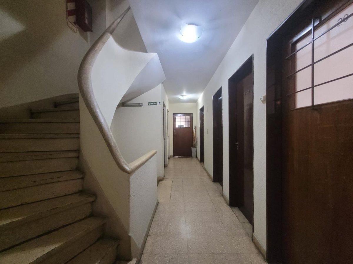 Foto de VENTA OFICINA CONTRAFRENTE MUY LUMINOSA MONSERRAT, imagen 3