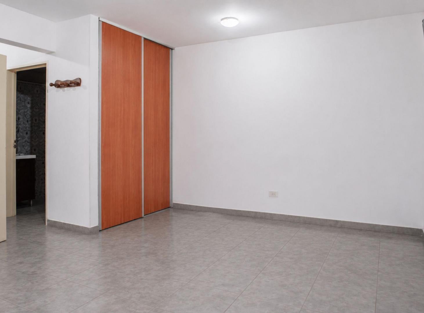 Foto de Venta Monoambiente con Patio en Parque Chas, imagen 4