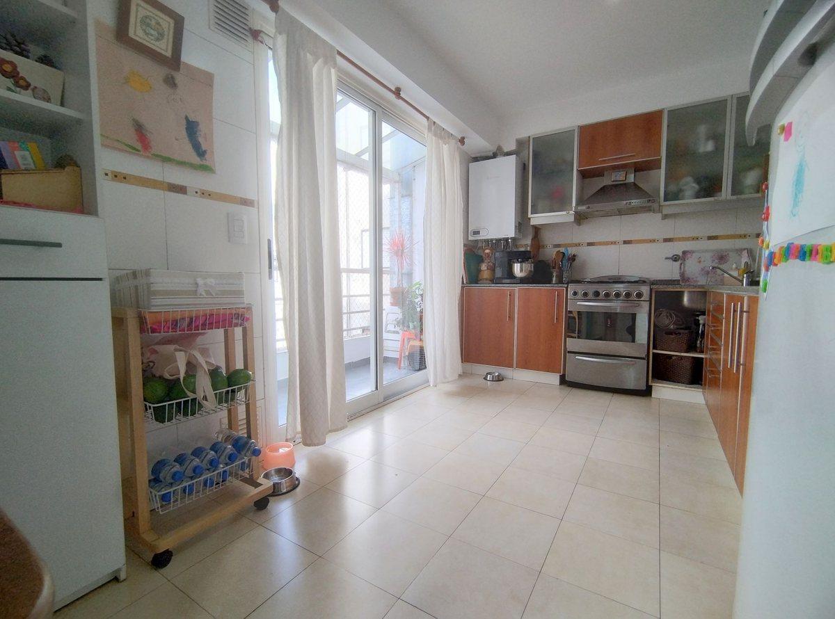 Foto de VENTA 2 AMB. IMPECABLE . 67 m². BALCON . CABALLITO, imagen 2