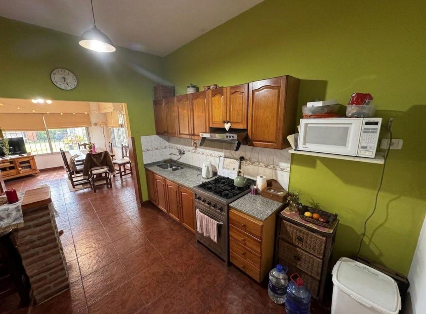 Foto de VENTA CASA 3 AMBIENTES EN BURZACO CON JARDIN, imagen 4