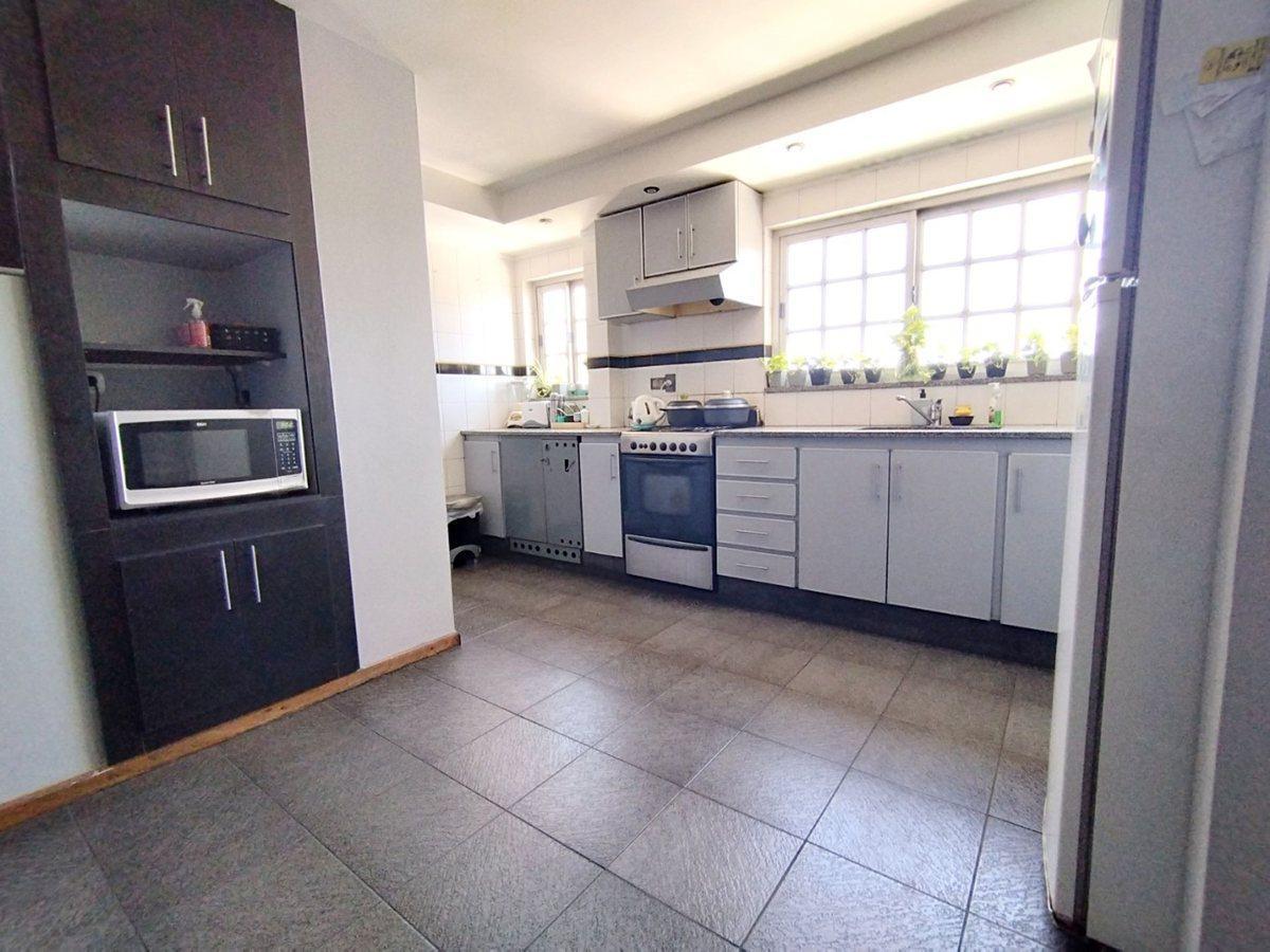 Foto de VENTA SEMIPISO 4 AMB + DEP + ESCR. + 2 COCHERAS., imagen 5