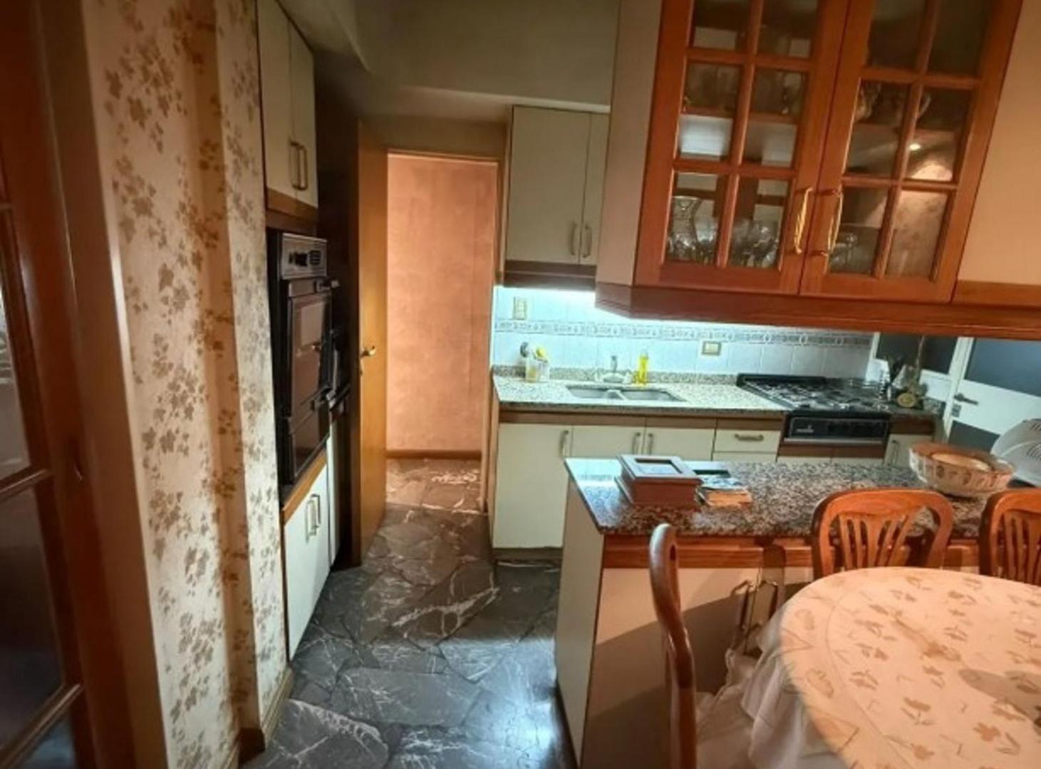 Foto de VENTA DEPTO 4 AMBIENTES CON COCHERA BALCON ALMAGRO, imagen 3